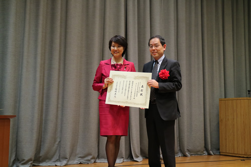 【写真】テレワーク推進企業等厚生労働大臣表彰(輝くテレワーク賞)